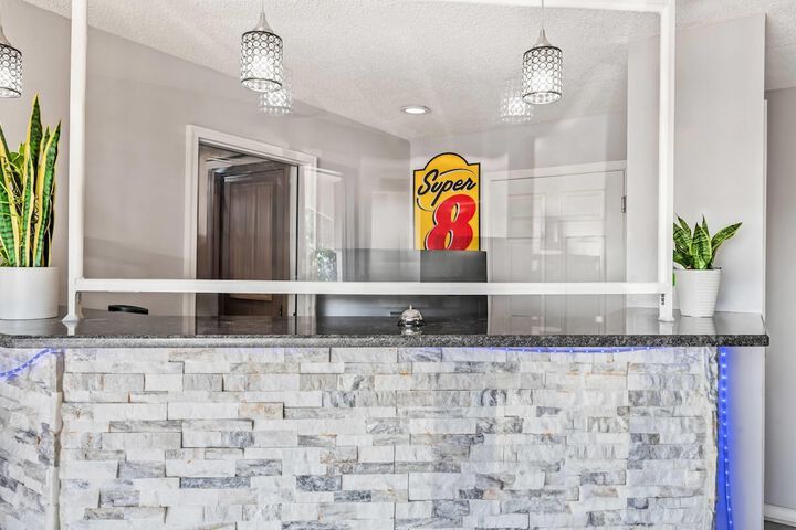 Super 8 by Wyndham Brownsburg