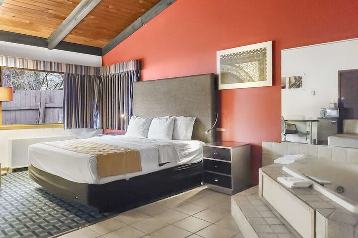 Room 21 of 26