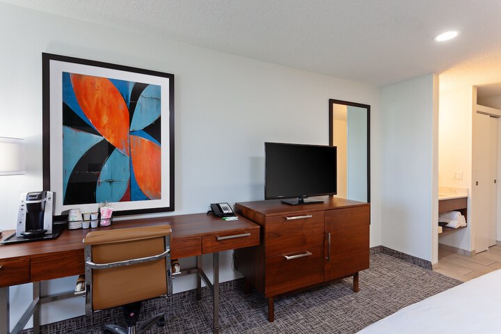 Holiday Inn Hotel & Suites San Mateo-San Francisco SFO by IHG