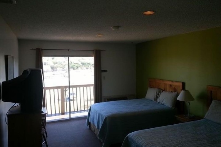 Room 34 of 69