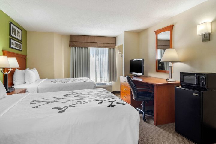 Room 17 of 31