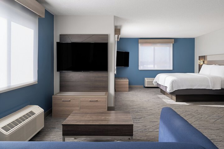 Holiday Inn Express & Suites Midwest by IHG