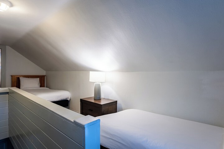 Inn at Haystack Rock