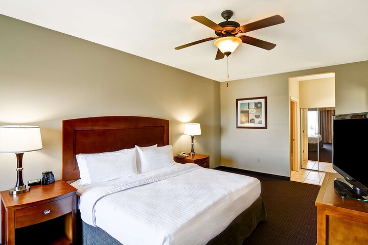 Room 30 of 41