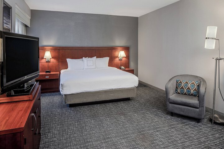 Room 18 of 30
