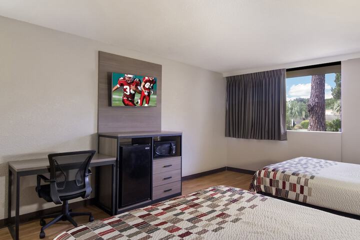 Room 28 of 34