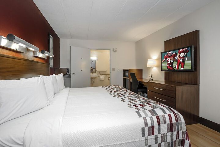 Room 30 of 34