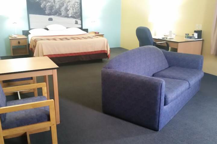 Room 13 of 17