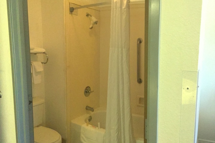 Days Inn by Wyndham Lake Village