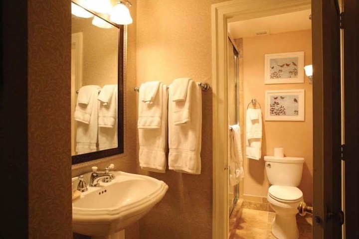 Room 44 of 70