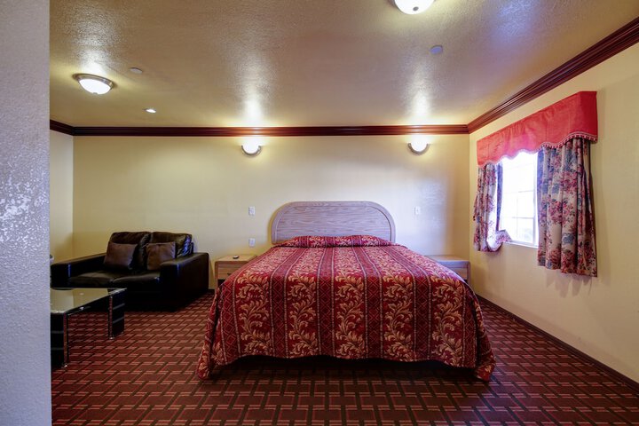 Room 10 of 43