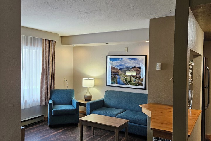 Days Inn and Suites by Wyndham Downtown Missoula-University