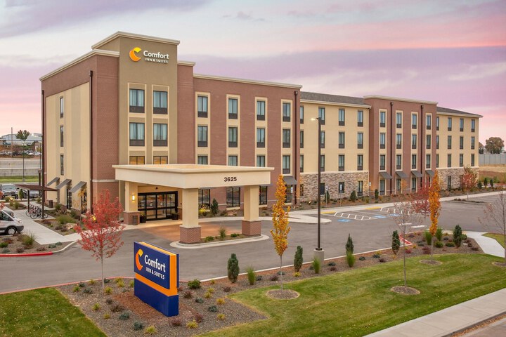 Hotel 3 of 61