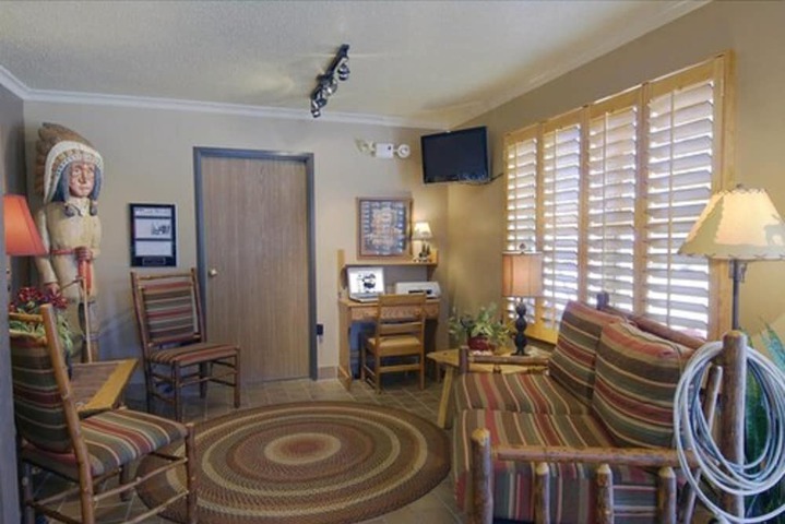 Hotel 5 of 81