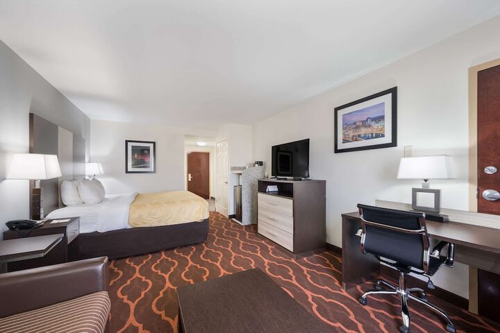 Room 21 of 36