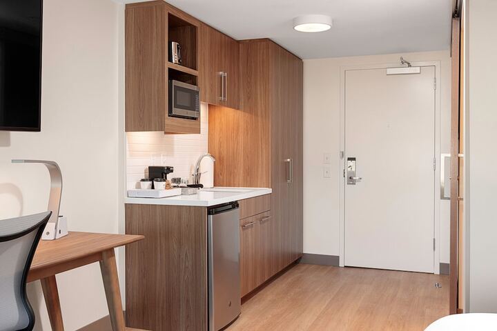 Room 32 of 62