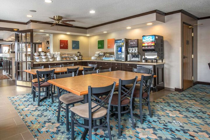 Comfort Inn Weirton - Steubenville