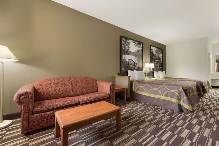 Room 9 of 14