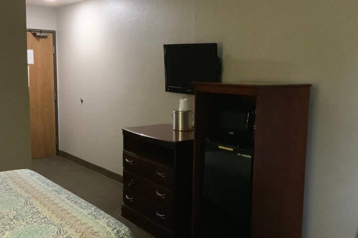 Room 6 of 10