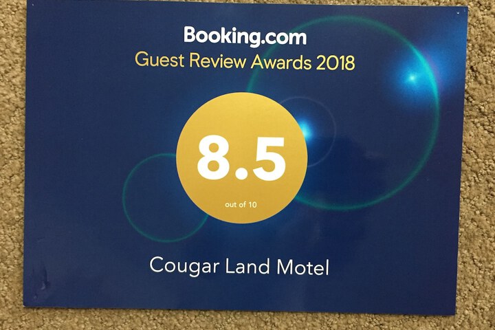 Cougar Land Motel