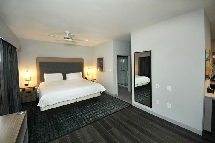 Room 15 of 34