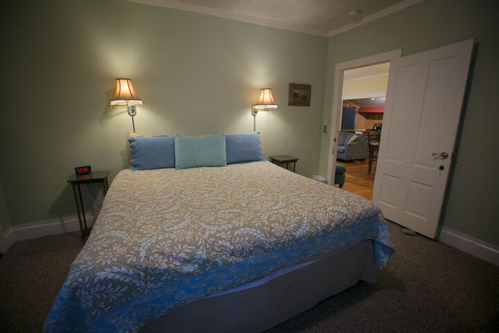 Room 185 of 236