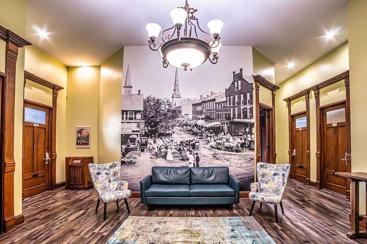 City Hall Grand Hotel