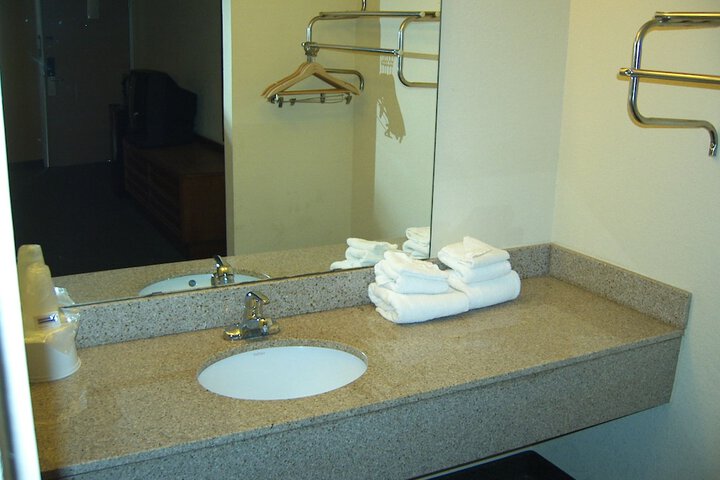 Room 17 of 27