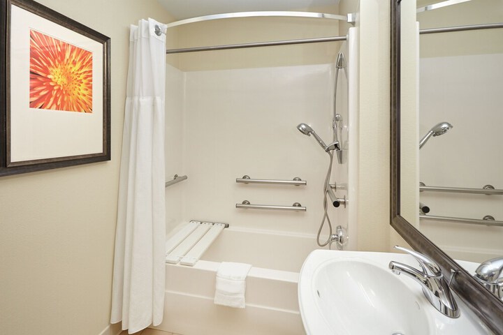 Staybridge Suites Chicago - Glenview by IHG