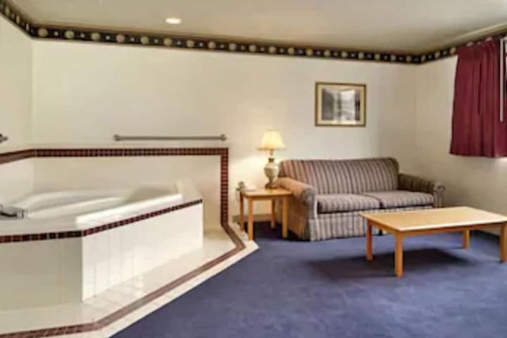 Room 14 of 15