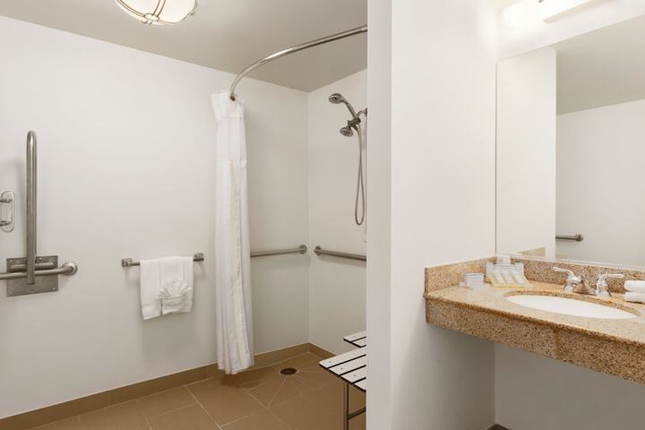 Room 20 of 40