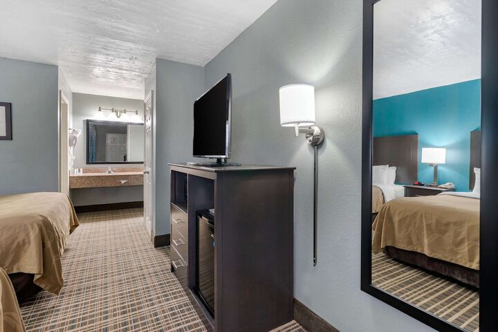Room 16 of 30