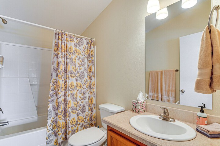 Ranch House in Boulder! Gateway to Nearby Parks!