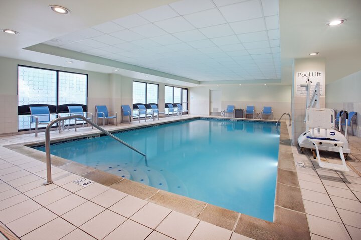 Holiday Inn Express & Suites Cincinnati Riverfront by IHG