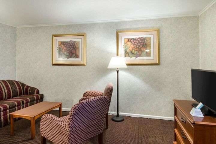 Room 24 of 30