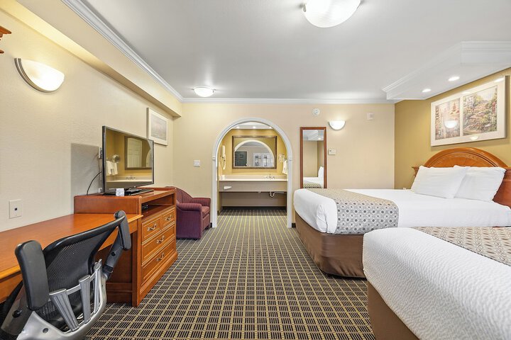 Alexis Park Hotel