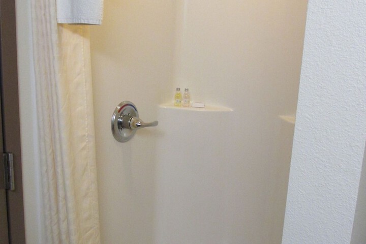 Room 17 of 32
