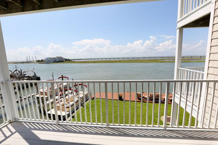 Hampton Inn & Suites Chincoteague Waterfront