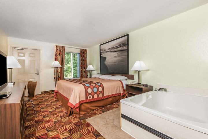 Room 18 of 19