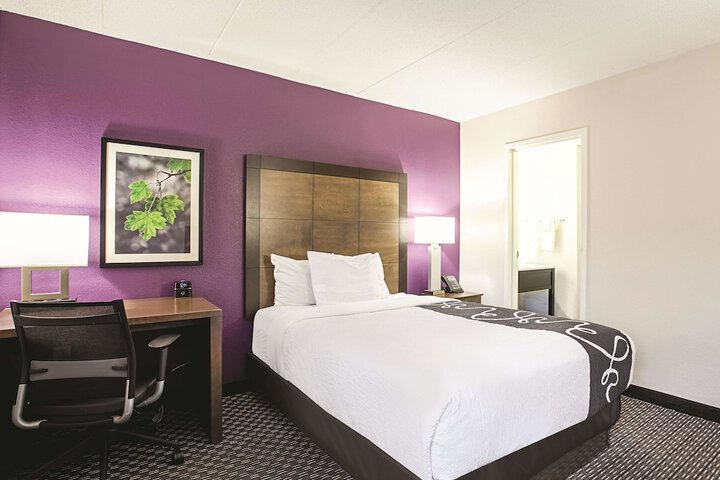 Room 15 of 38