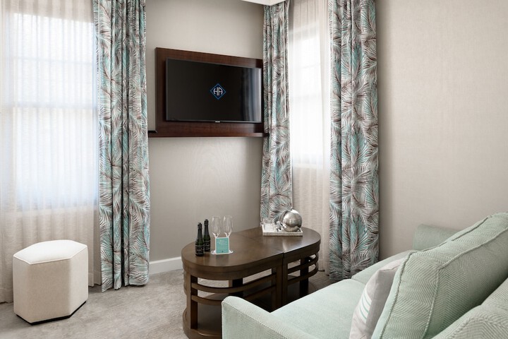 Room 51 of 73