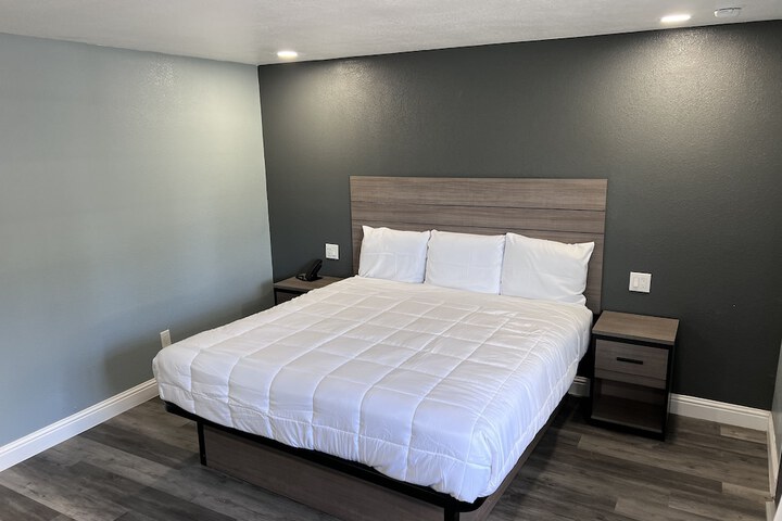 Room 13 of 52