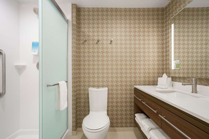 Room 14 of 32