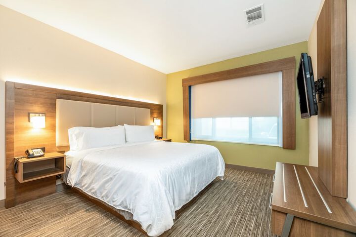 Room 30 of 84