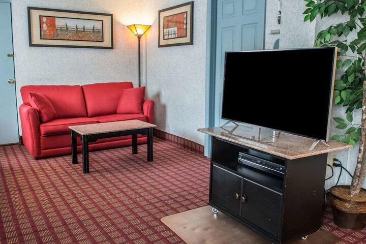 Room 17 of 48