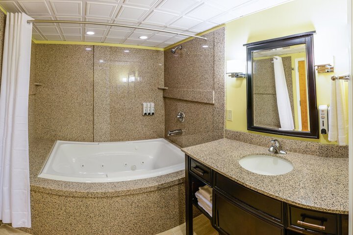 Asbury Inn & Suites