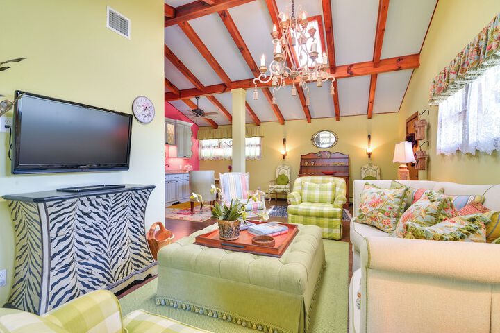 La Petite Chalet w / Views in Blue Ridge Mtns!