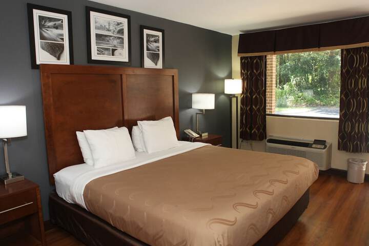 Room 33 of 50