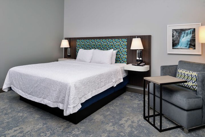 Room 35 of 62