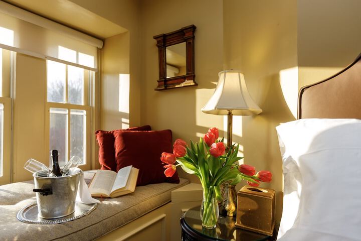 Room 12 of 76